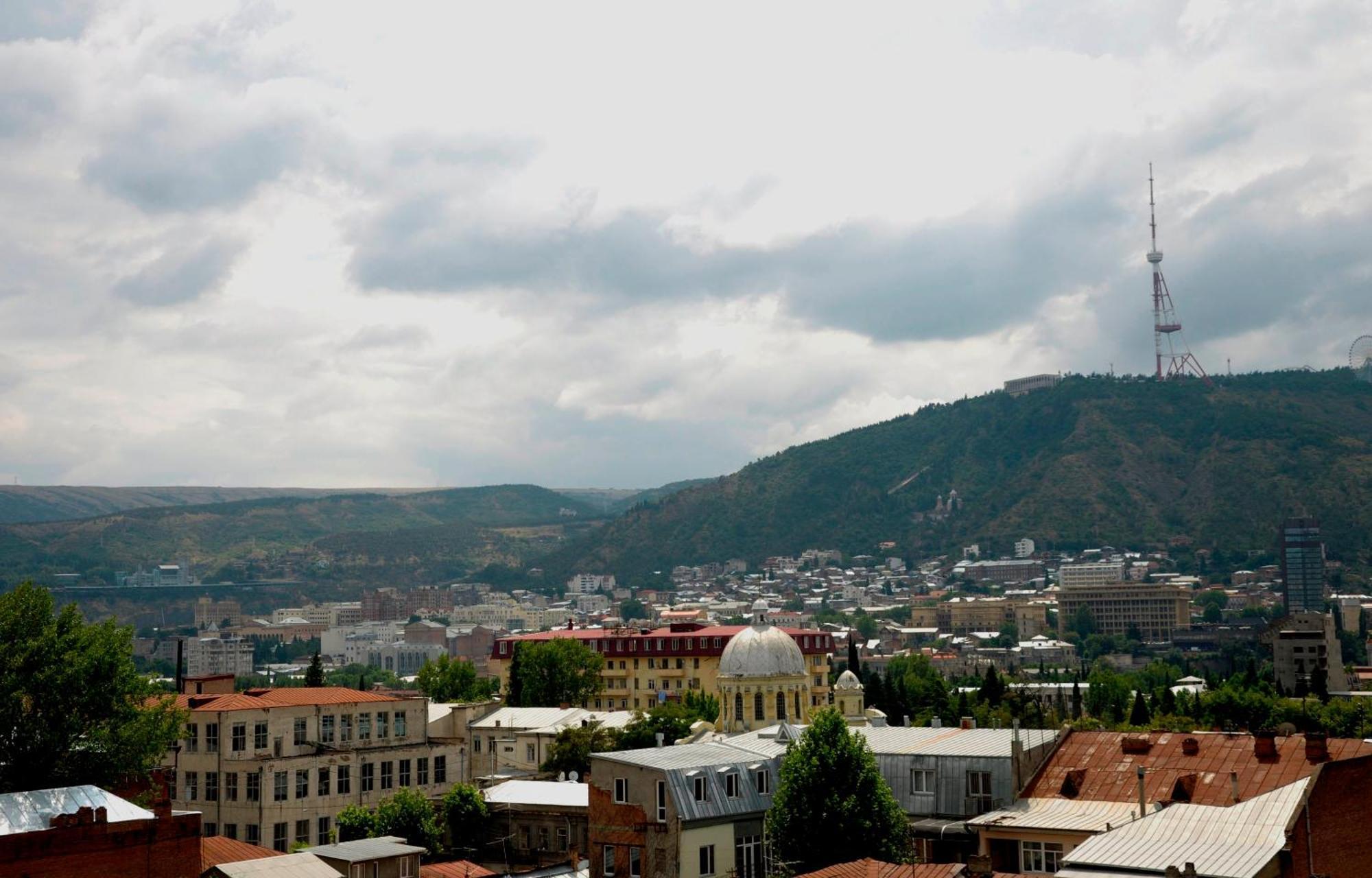 Prestige Palace - Esquisse Hotel Tbilisi Bagian luar foto