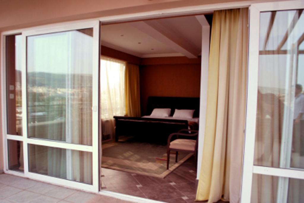 Prestige Palace - Esquisse Hotel Tbilisi Ruang foto
