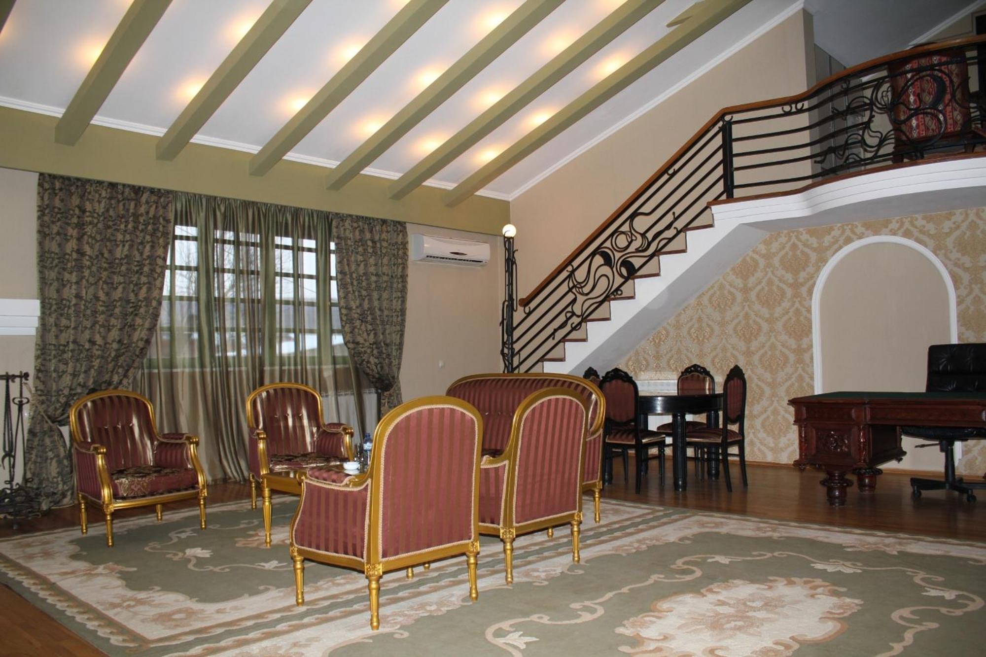Prestige Palace - Esquisse Hotel Tbilisi Ruang foto