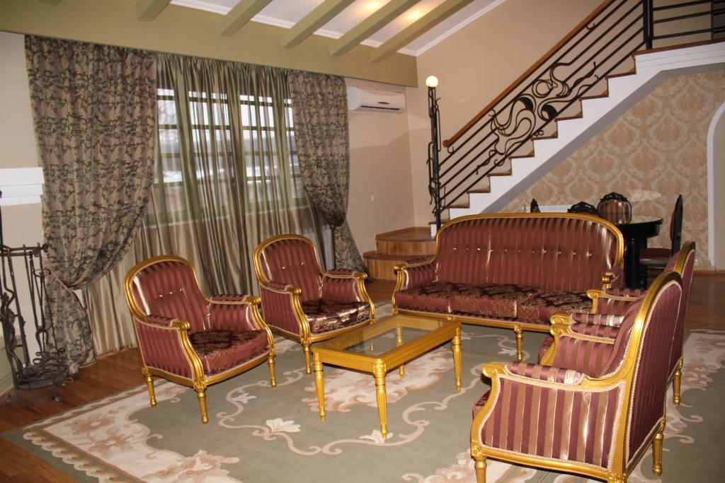 Prestige Palace - Esquisse Hotel Tbilisi Ruang foto