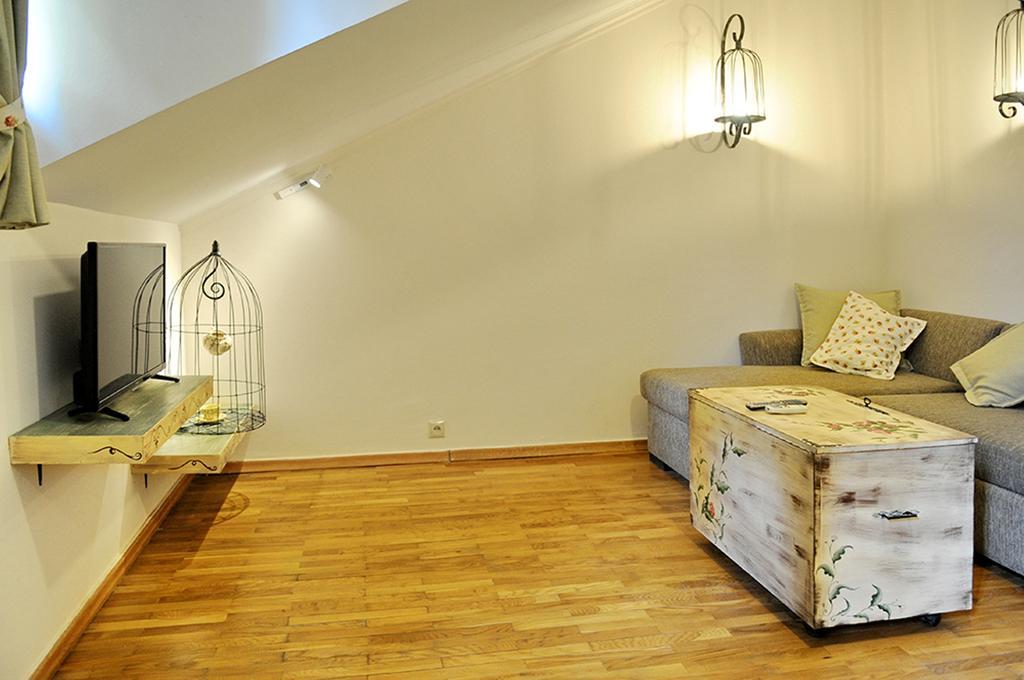 Prestige Palace - Esquisse Hotel Tbilisi Bagian luar foto