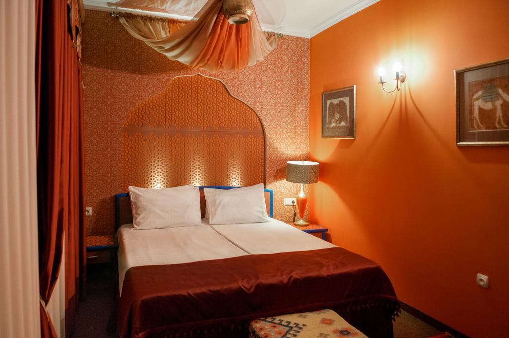 Prestige Palace - Esquisse Hotel Tbilisi Bagian luar foto