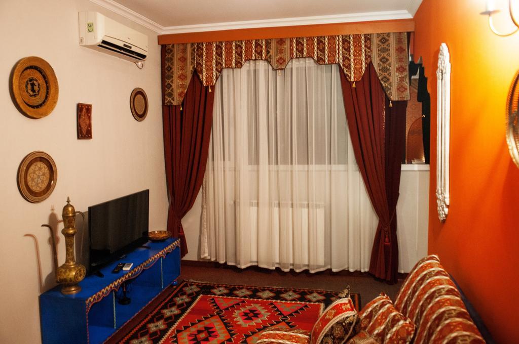 Prestige Palace - Esquisse Hotel Tbilisi Bagian luar foto