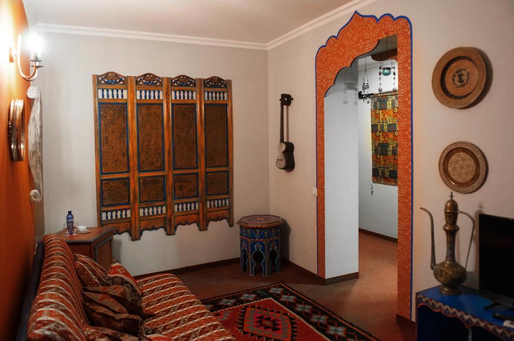 Prestige Palace - Esquisse Hotel Tbilisi Bagian luar foto